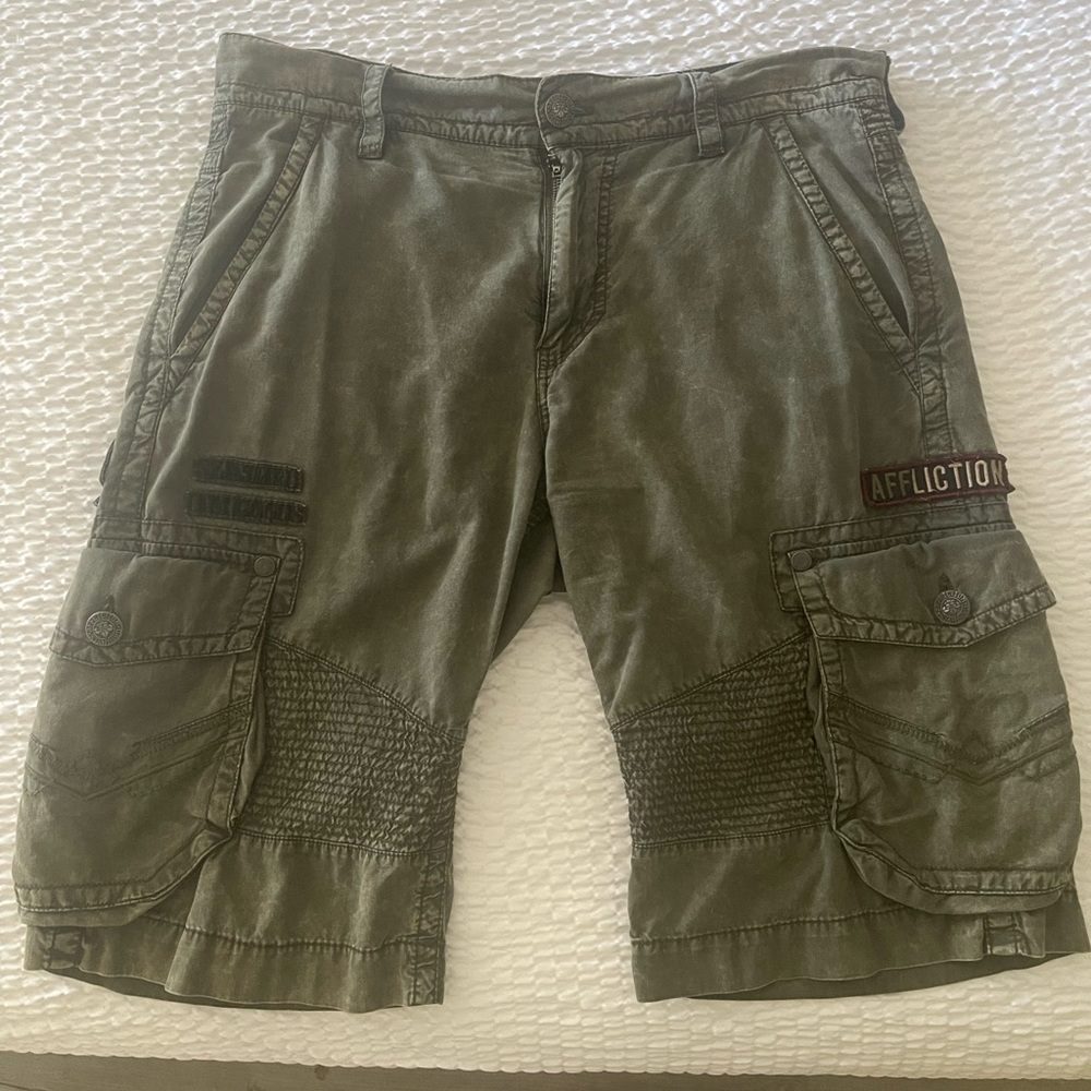 Affliction cargo shorts men’s 32